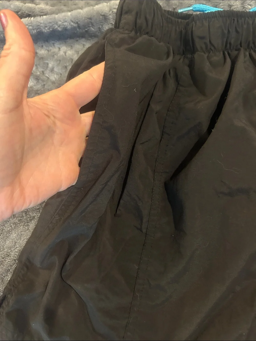 Perfect condition RoundTree and Yorke swim trunks men’s SzL black, and turquoise